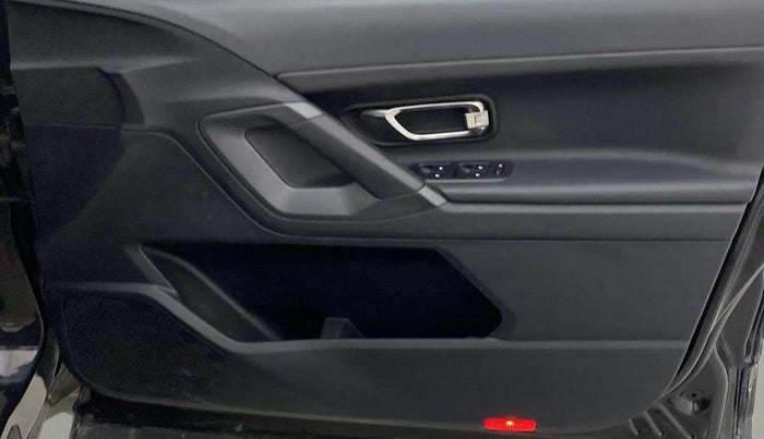 2020 Tata Harrier XZA 2.0L DARK EDITION, Diesel, Automatic, 59,316 km, Driver Side Door Panels Control