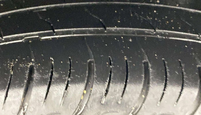 2021 Maruti Baleno DELTA PETROL 1.2, Petrol, Manual, 33,485 km, Left Rear Tyre Tread