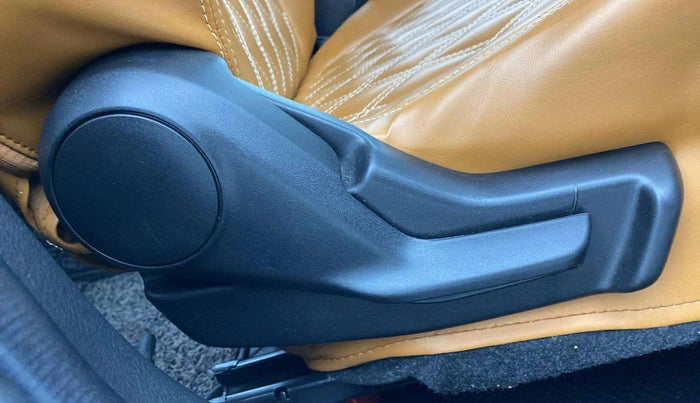 2021 Maruti Baleno DELTA PETROL 1.2, Petrol, Manual, 33,485 km, Driver Side Adjustment Panel