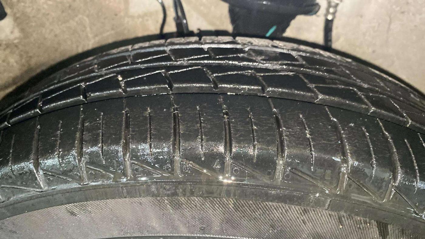 2021 Maruti Alto VXI, Petrol, Manual, 5,642 km, Left Front Tyre Tread