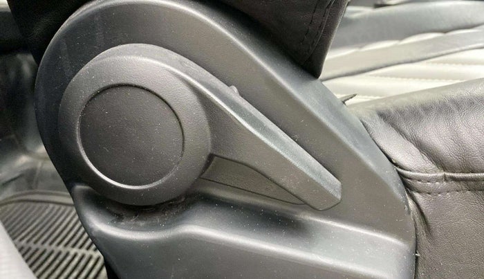 2020 Tata ALTROZ XE PETROL, Petrol, Manual, 49,166 km, Driver Side Adjustment Panel
