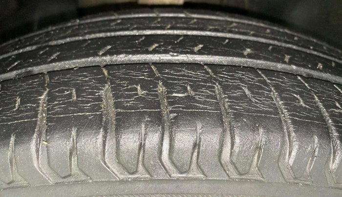 2020 Tata ALTROZ XE PETROL, Petrol, Manual, 49,166 km, Right Front Tyre Tread