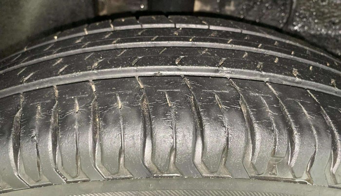 2020 Tata ALTROZ XE PETROL, Petrol, Manual, 49,166 km, Right Rear Tyre Tread