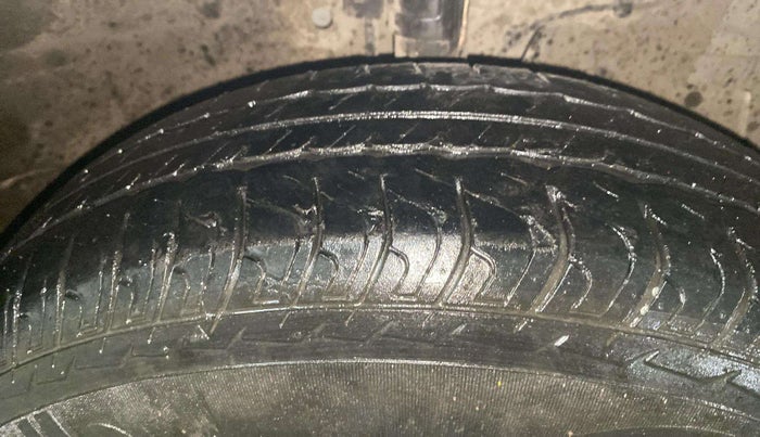 2021 Maruti Swift Dzire TOUR S-CNG, CNG, Manual, 75,791 km, Right Front Tyre Tread