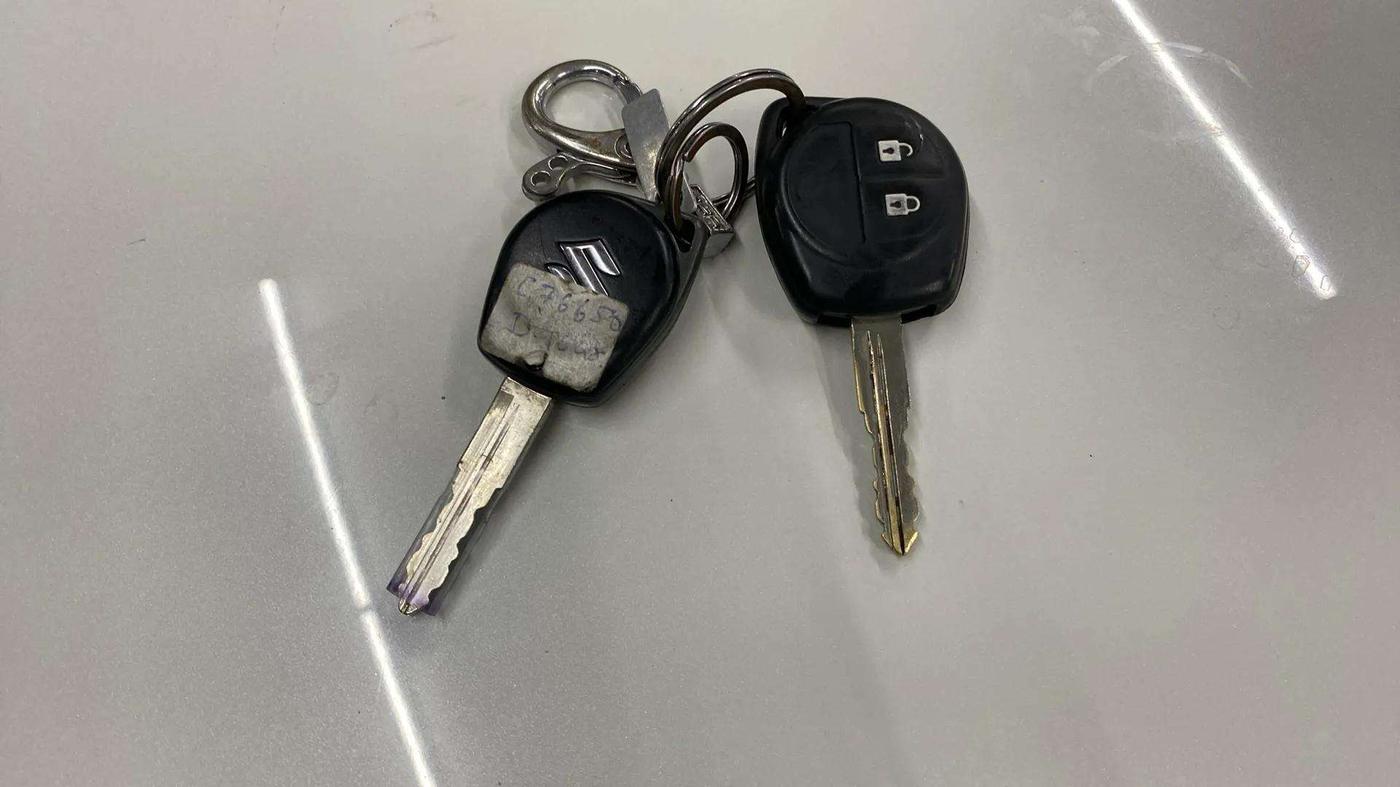 2021 Maruti Swift Dzire TOUR S-CNG, CNG, Manual, 75,791 km, Key Close Up