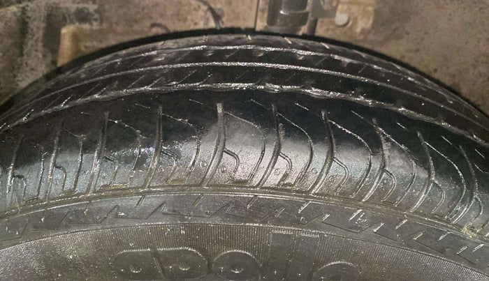 2021 Maruti Swift Dzire TOUR S-CNG, CNG, Manual, 75,791 km, Left Front Tyre Tread