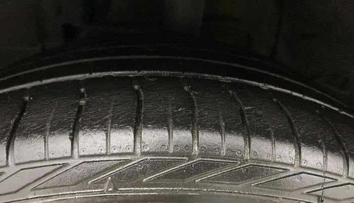 2021 Tata NEXON XZA PLUS SUNROOF DUAL TONE PETROL, Petrol, Automatic, 34,209 km, Left Front Tyre Tread