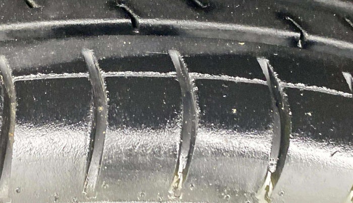 2015 Maruti Wagon R 1.0 VXI, Petrol, Manual, 36,106 km, Left Front Tyre Tread