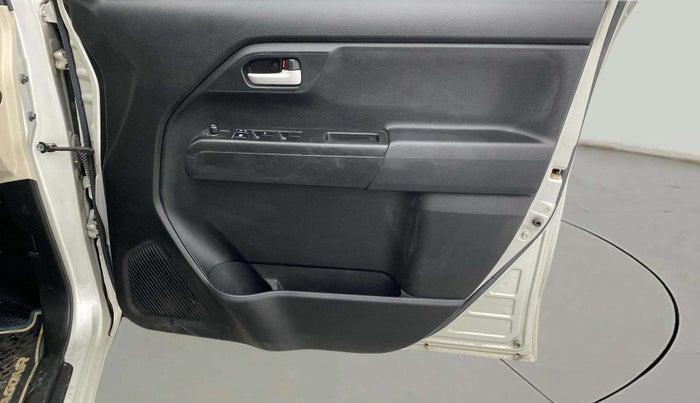 2021 Maruti New Wagon-R VXI 1.2, Petrol, Manual, 8,532 km, Driver Side Door Panels Control