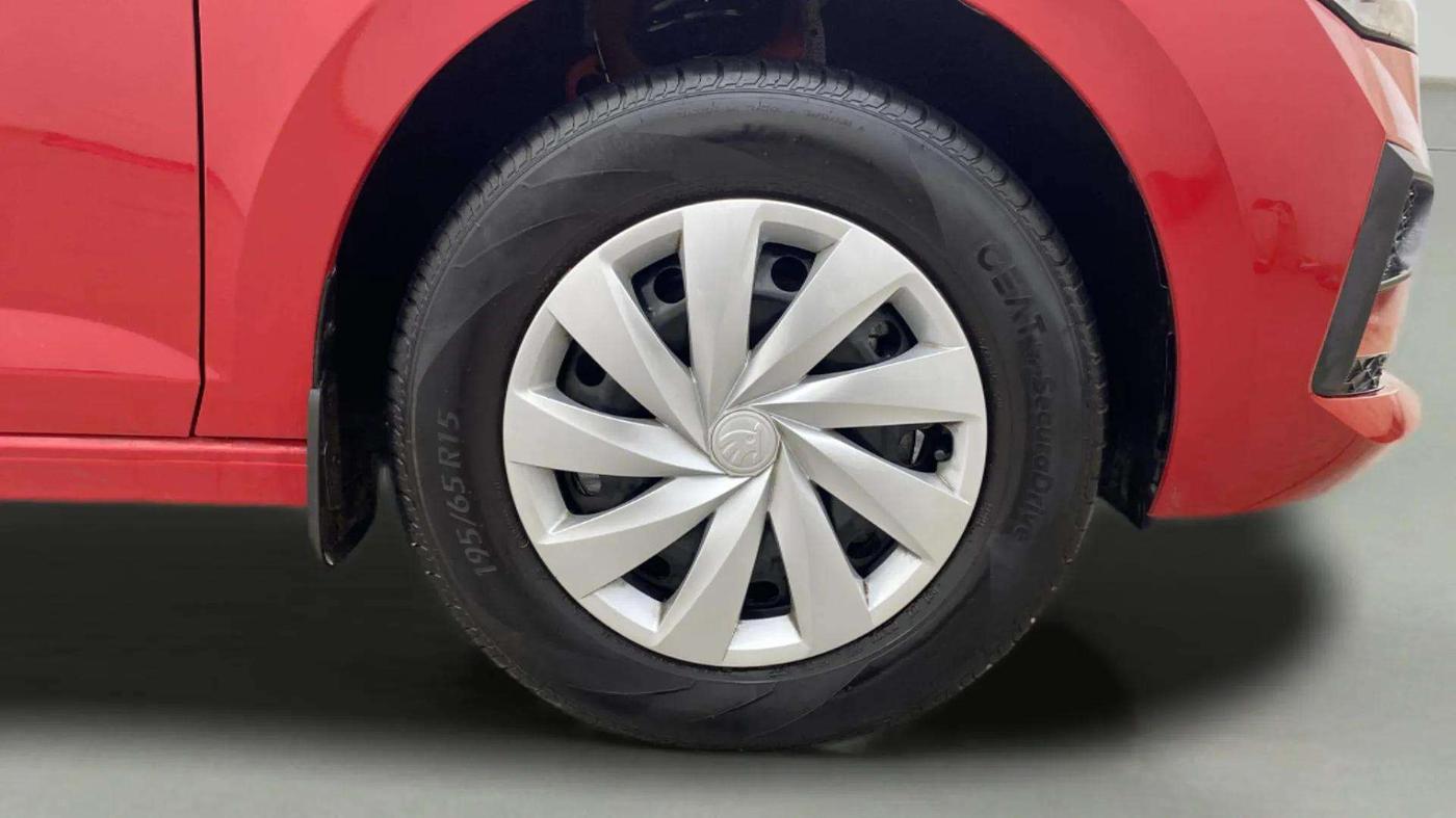 2023 Skoda SLAVIA ACTIVE 1.0L TSI MT, Petrol, Manual, 7,356 km, Right Front Wheel