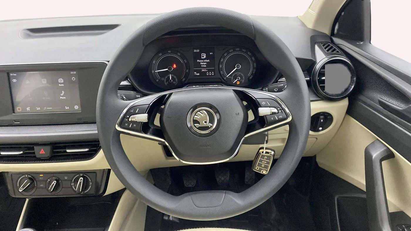 2023 Skoda SLAVIA ACTIVE 1.0L TSI MT, Petrol, Manual, 7,356 km, Steering Wheel Close Up