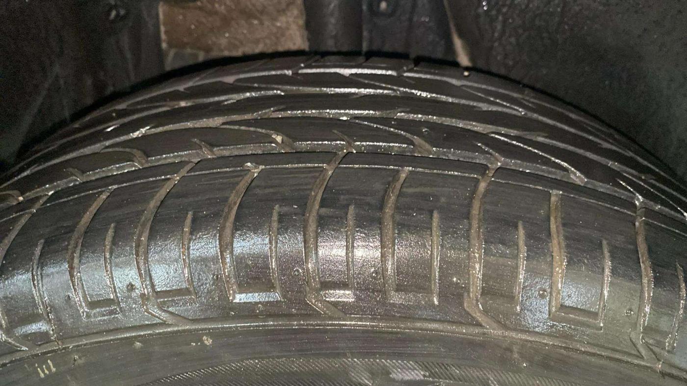 2018 Renault Captur RXT PETROL, Petrol, Manual, 1,06,557 km, Right Rear Tyre Tread