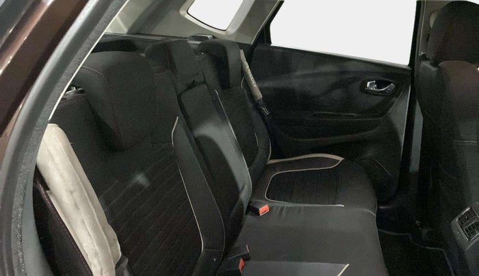 2018 Renault Captur RXT PETROL, Petrol, Manual, 1,06,145 km, Right Side Rear Door Cabin
