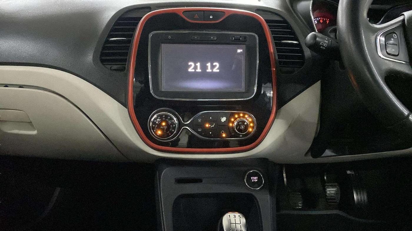 2018 Renault Captur RXT PETROL, Petrol, Manual, 1,06,557 km, Air Conditioner