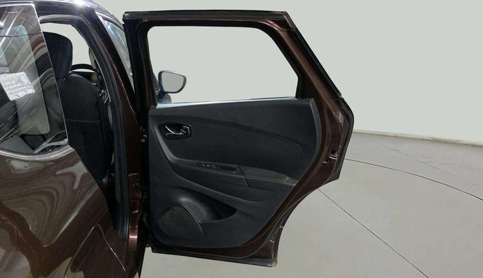 2018 Renault Captur RXT PETROL, Petrol, Manual, 1,06,145 km, RHS Rear Door