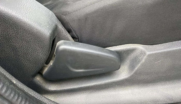 2016 Renault Kwid RXL, Petrol, Manual, 74,673 km, Driver Side Adjustment Panel