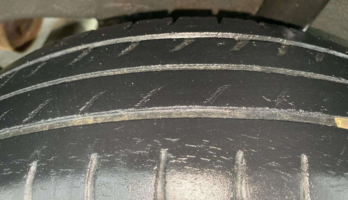 2016 Renault Kwid RXL, Petrol, Manual, 74,673 km, Left Rear Tyre Tread
