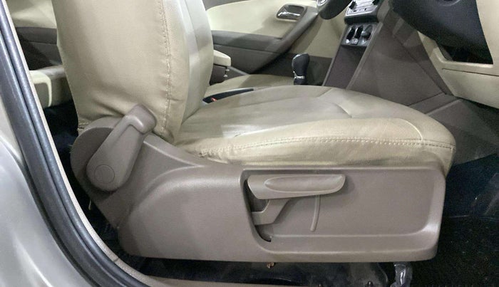 2015 Skoda Rapid AMBITION 1.6 MPI MT PLUS, Petrol, Manual, 65,679 km, Driver Side Adjustment Panel