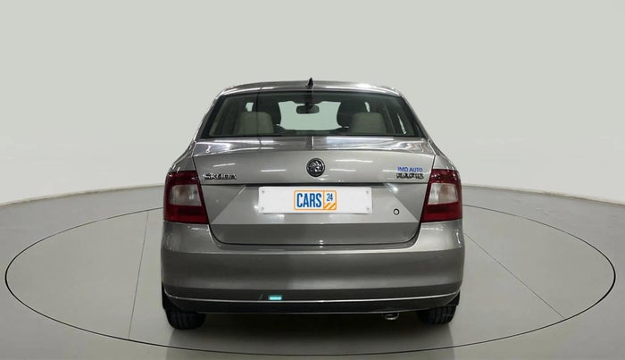 2015 Skoda Rapid AMBITION 1.6 MPI MT PLUS, Petrol, Manual, 65,679 km, Back/Rear