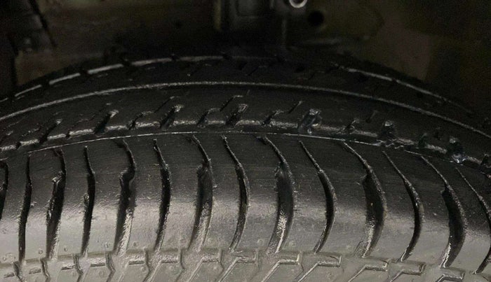 2014 Maruti Swift Dzire VXI, Petrol, Manual, 34,518 km, Left Front Tyre Tread