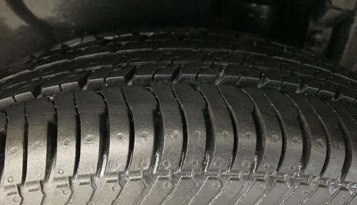 2014 Maruti Swift Dzire VXI, Petrol, Manual, 34,518 km, Left Rear Tyre Tread