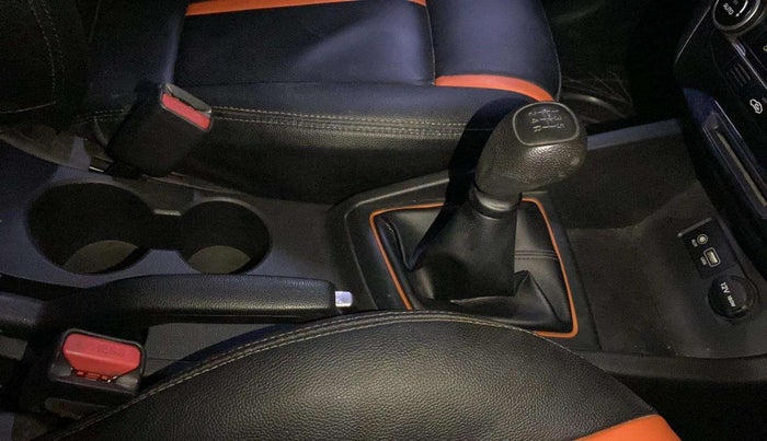 2017 Hyundai Elite i20 ASTA 1.2, Petrol, Manual, 35,121 km, Gear Lever
