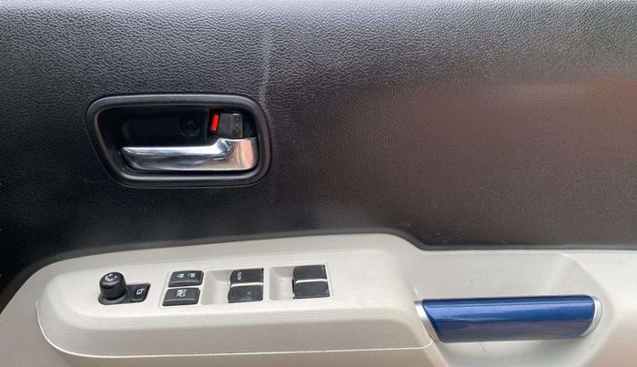 2022 Maruti IGNIS ZETA 1.2, Petrol, Manual, 37,395 km, Driver Side Door Panels Control