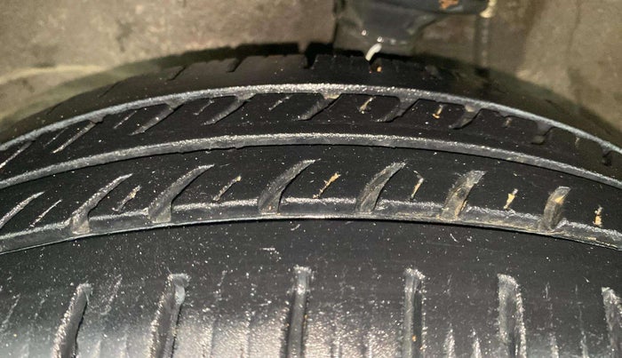 2016 Maruti Alto K10 VXI, Petrol, Manual, 73,826 km, Left Front Tyre Tread