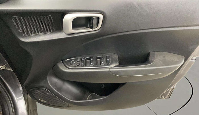 2021 Hyundai VENUE SX 1.0 TURBO IMT, Petrol, Manual, 61,879 km, Driver Side Door Panels Control