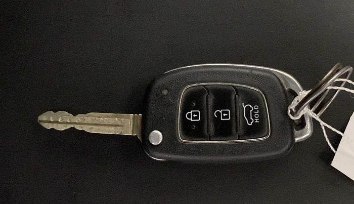 2021 Hyundai VENUE SX 1.0 TURBO IMT, Petrol, Manual, 61,879 km, Key Close Up