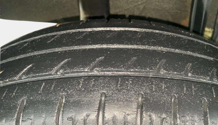 2017 Datsun Redi Go T (O), Petrol, Manual, 71,954 km, Right Rear Tyre Tread