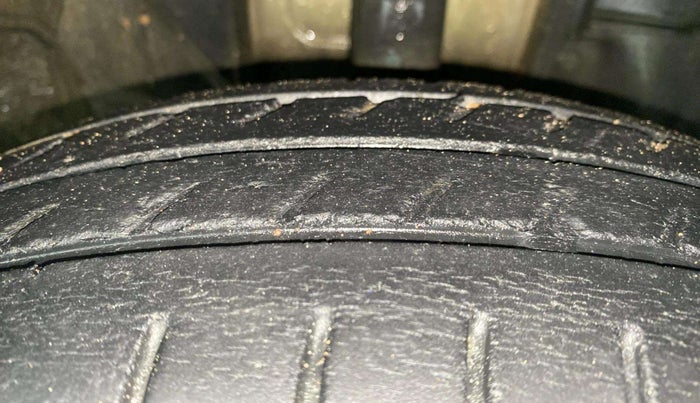 2017 Datsun Redi Go T (O), Petrol, Manual, 71,954 km, Right Front Tyre Tread