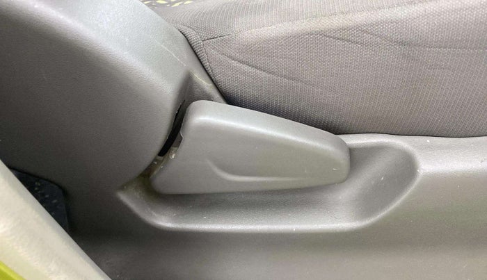 2017 Datsun Redi Go T (O), Petrol, Manual, 71,954 km, Driver Side Adjustment Panel