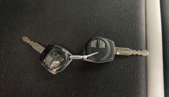 2020 Maruti Swift VXI, Petrol, Manual, 49,503 km, Key Close Up