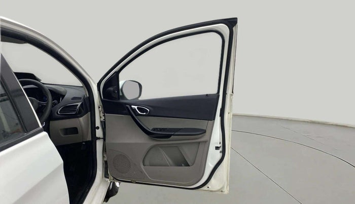 2018 Tata Tiago XZ PETROL, Petrol, Manual, 47,622 km, RHS Front Door
