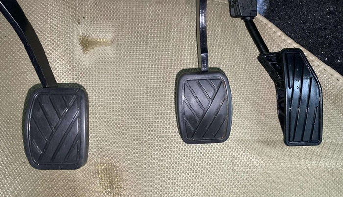 2021 Maruti XL6 ZETA MT, Petrol, Manual, 49,142 km, Pedals