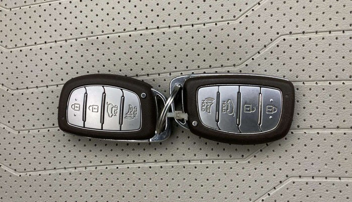 2019 Hyundai VENUE SX PLUS 1.0 TURBO DCT, Petrol, Automatic, 71,047 km, Key Close Up