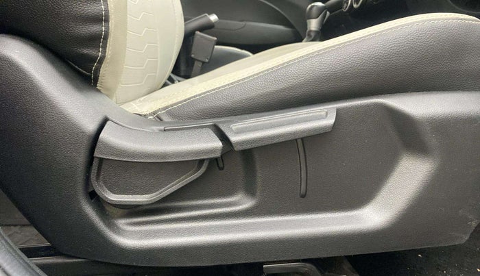 2019 Hyundai VENUE SX PLUS 1.0 TURBO DCT, Petrol, Automatic, 71,047 km, Driver Side Adjustment Panel
