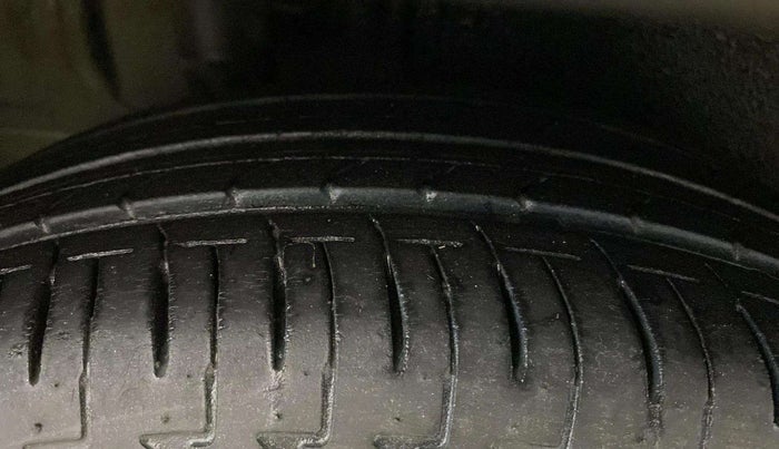 2017 Maruti IGNIS ALPHA 1.2 AMT, Petrol, Automatic, 86,237 km, Right Rear Tyre Tread
