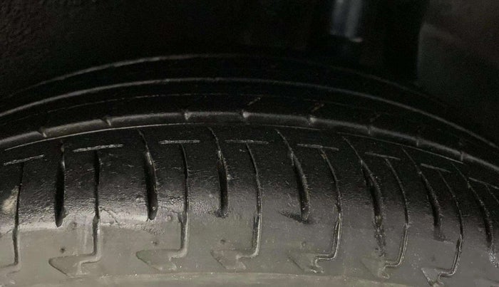 2017 Maruti IGNIS ALPHA 1.2 AMT, Petrol, Automatic, 86,237 km, Left Rear Tyre Tread