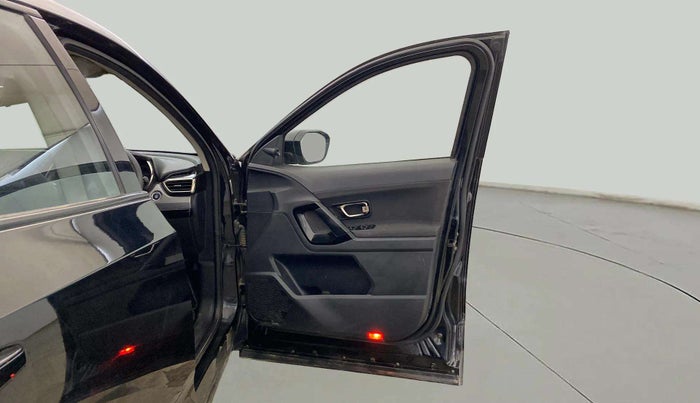 2021 Tata Harrier XT PLUS 2.0L KRYOTEC DARK EDITON, Diesel, Manual, 62,468 km, RHS Front Door