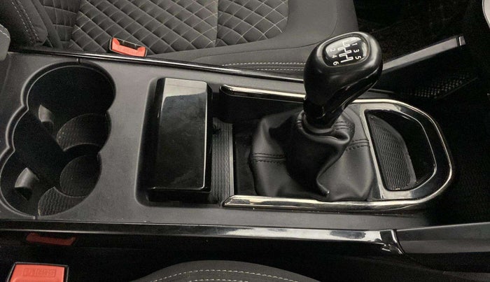 2021 Tata Harrier XT PLUS 2.0L KRYOTEC DARK EDITON, Diesel, Manual, 62,468 km, Gear Lever