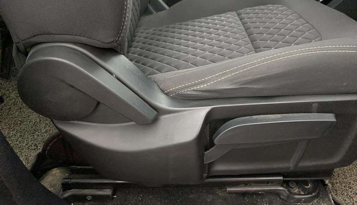 2021 Tata Harrier XT PLUS 2.0L KRYOTEC DARK EDITON, Diesel, Manual, 62,468 km, Driver Side Adjustment Panel