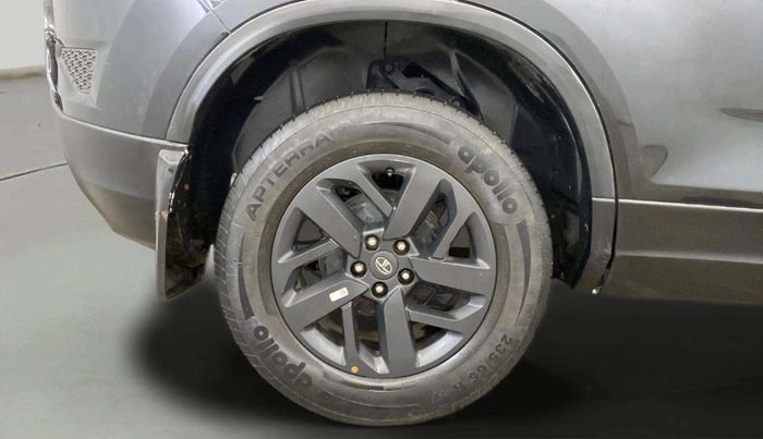 2021 Tata Harrier XT PLUS 2.0L KRYOTEC DARK EDITON, Diesel, Manual, 62,468 km, Right Rear Wheel