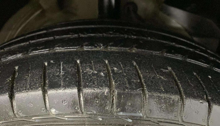 2020 MG HECTOR SHARP 1.5 DCT PETROL, Petrol, Automatic, 35,904 km, Right Front Tyre Tread