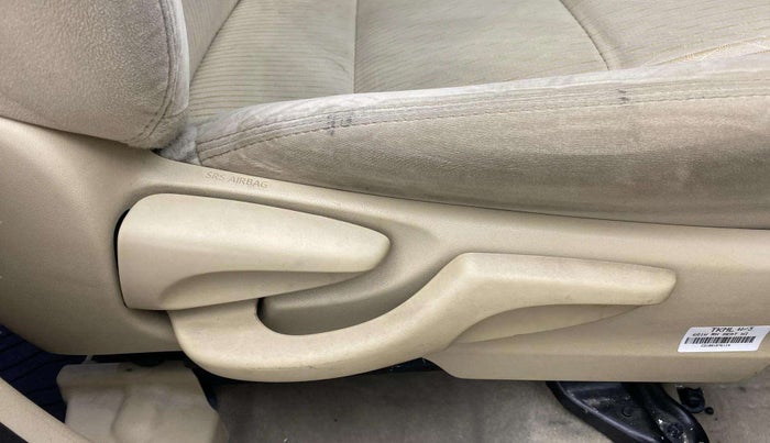 2018 Toyota YARIS G MT, Petrol, Manual, 1,17,172 km, Driver Side Adjustment Panel
