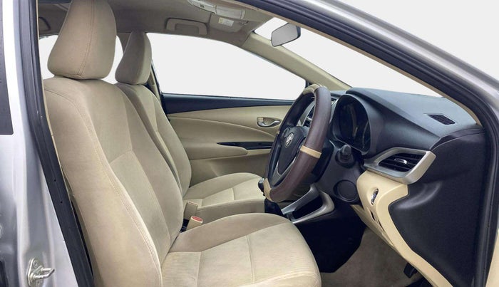 2018 Toyota YARIS G MT, Petrol, Manual, 1,17,172 km, Right Side Front Door Cabin