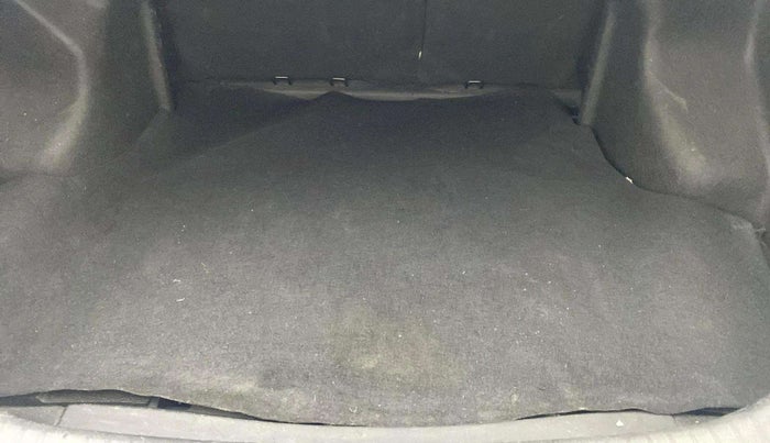 2018 Toyota YARIS G MT, Petrol, Manual, 1,17,172 km, Boot Inside