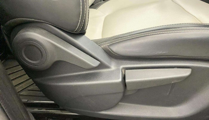 2022 MG ASTOR SMART EX 1.5 MT, Petrol, Manual, 50,795 km, Driver Side Adjustment Panel