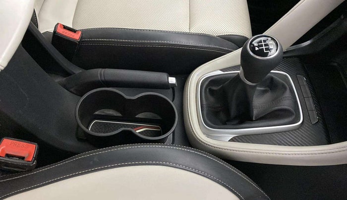 2022 MG ASTOR SMART EX 1.5 MT, Petrol, Manual, 50,795 km, Gear Lever